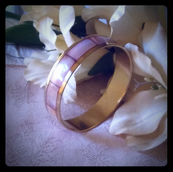Vintage Jewelry - Vintage Pink Mother of Pearl Inlay Brass Bangle